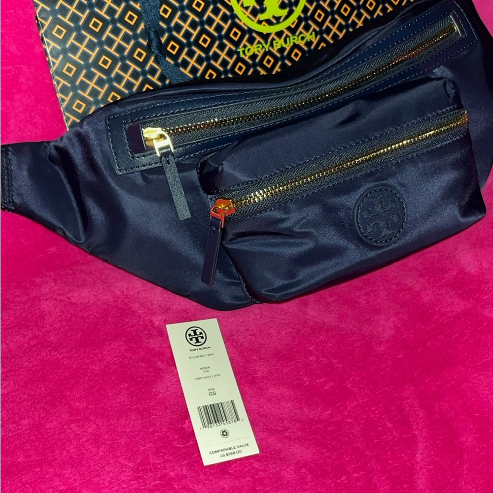 🚨🚨 Last One 🚨🚨NWT Tory Burch Nylon Belt Bag- Navy